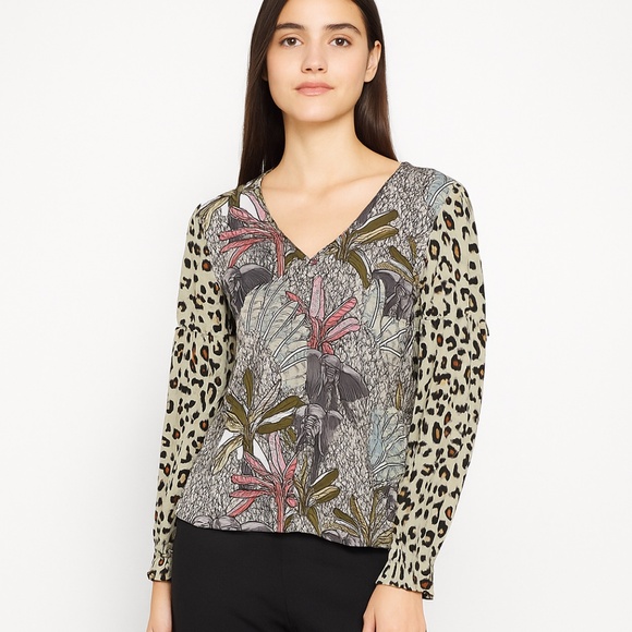 Anthropologie Blank London Exotic Animal Print Top Long Sleeves Bohemian XS - Picture 1 of 9